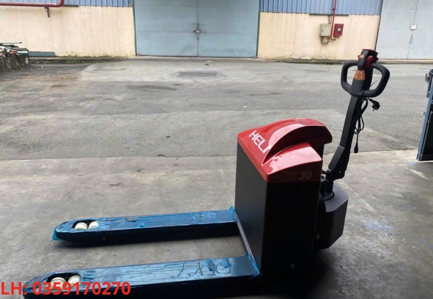 Xe Nang Tay Dien 3 Tan Dat Lai